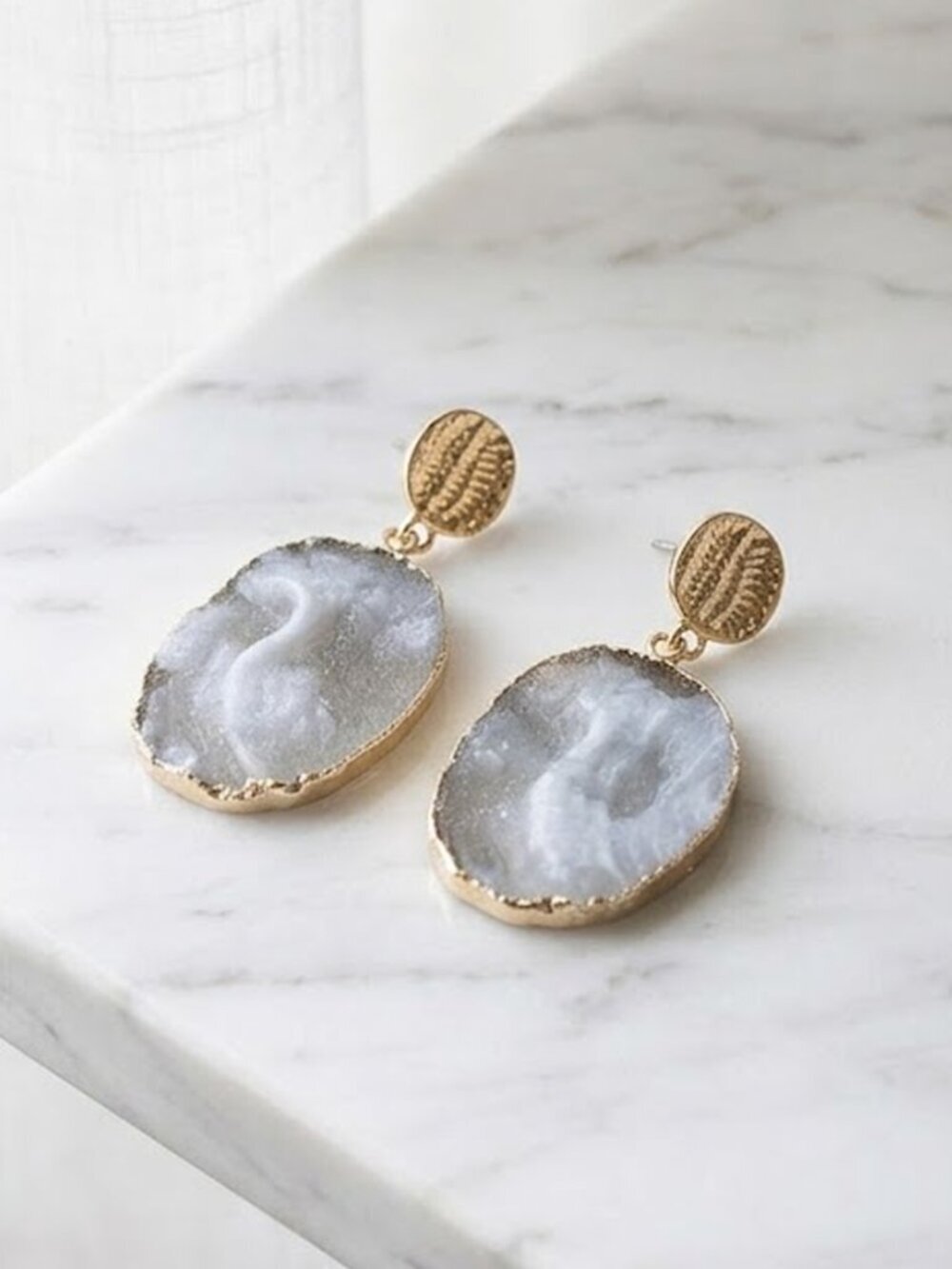 Ladies Grey Fashionable Dangle Stone Earrings